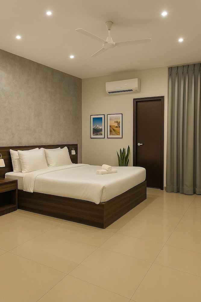 Superior Double Room, City View