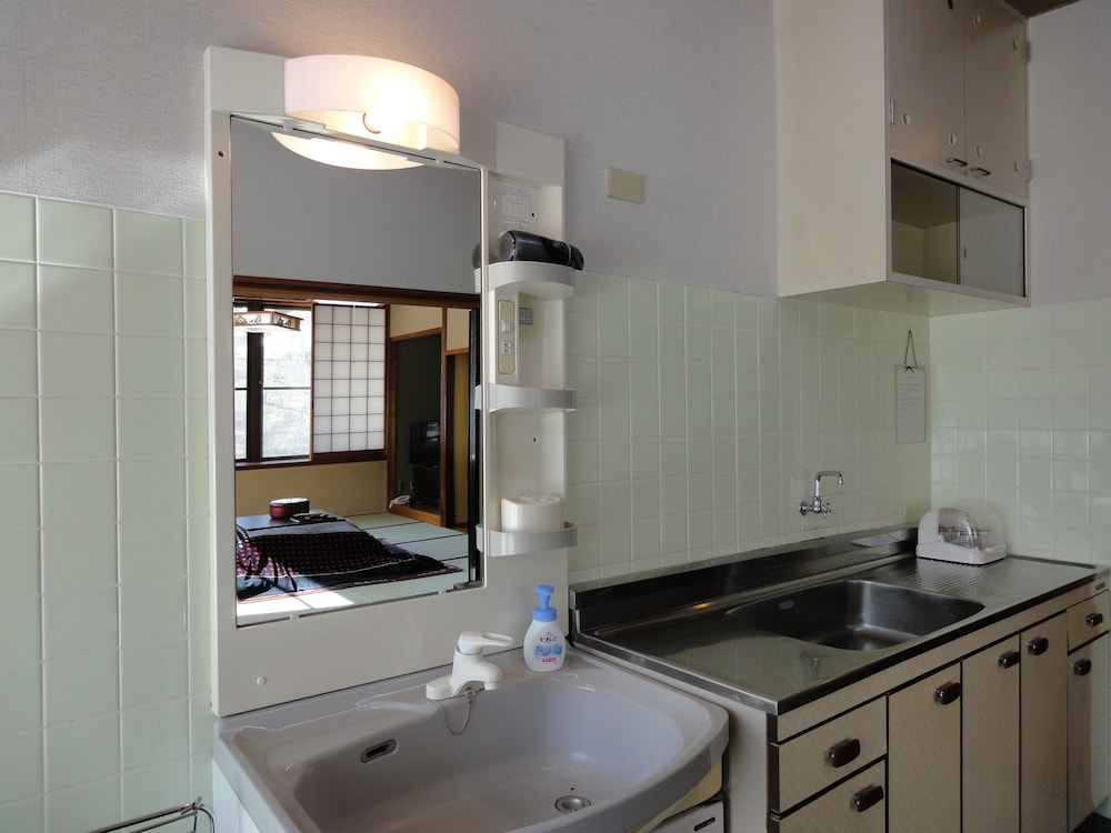Japanese-Style Standard Room With Shared Bathroom photo 3