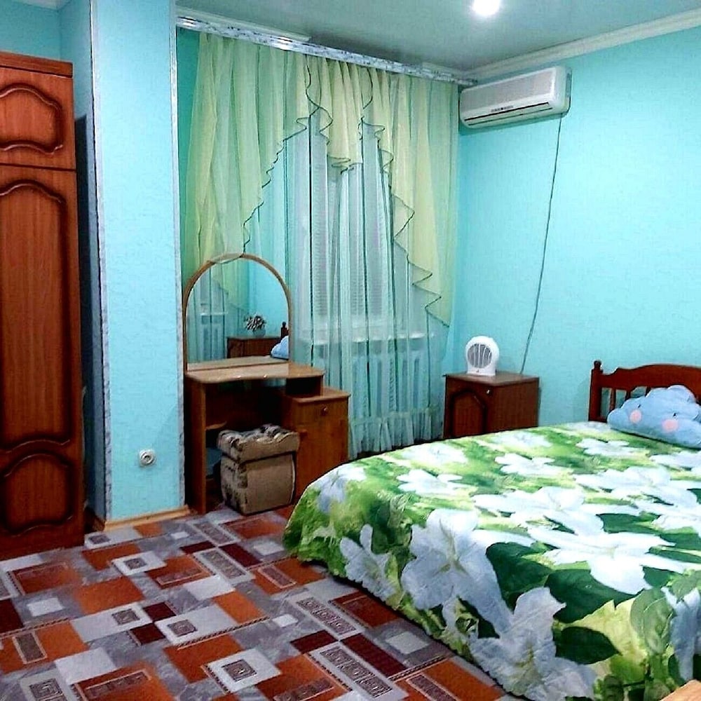 Economy Triple Room