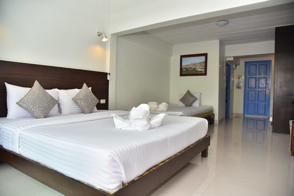 Deluxe Double Room, 1 King Bed, Non Smoking photo 3