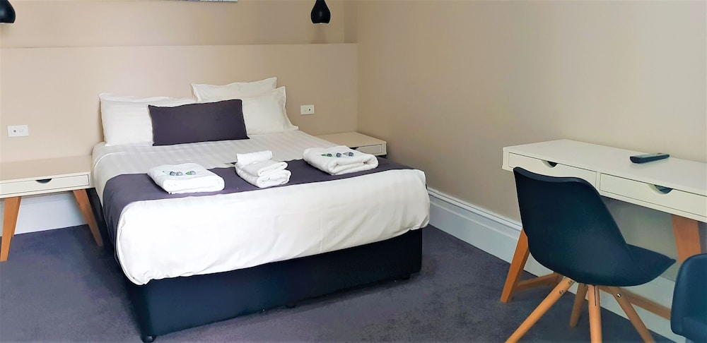Double Room 12 Top Floor (Stair Access Only) photo 2