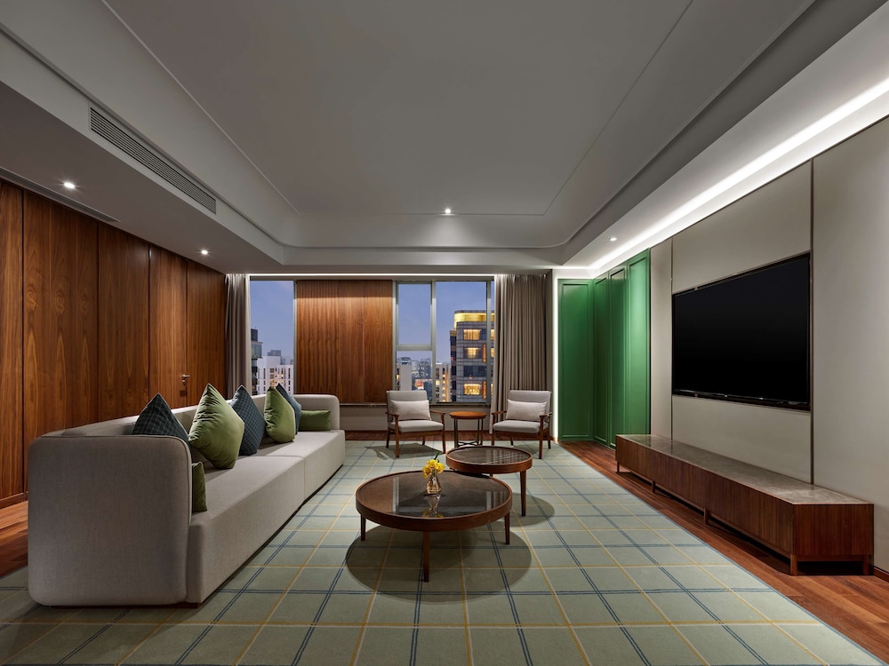Executive Rooftop Suite