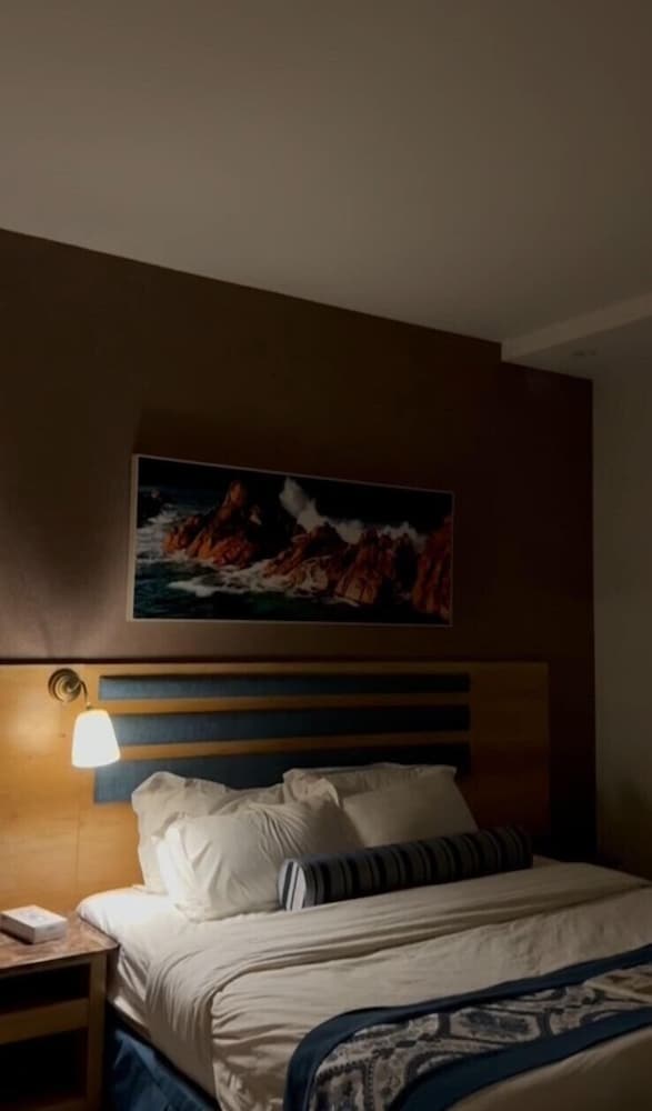 Chalet, 2 Bedrooms, Pool View photo 2