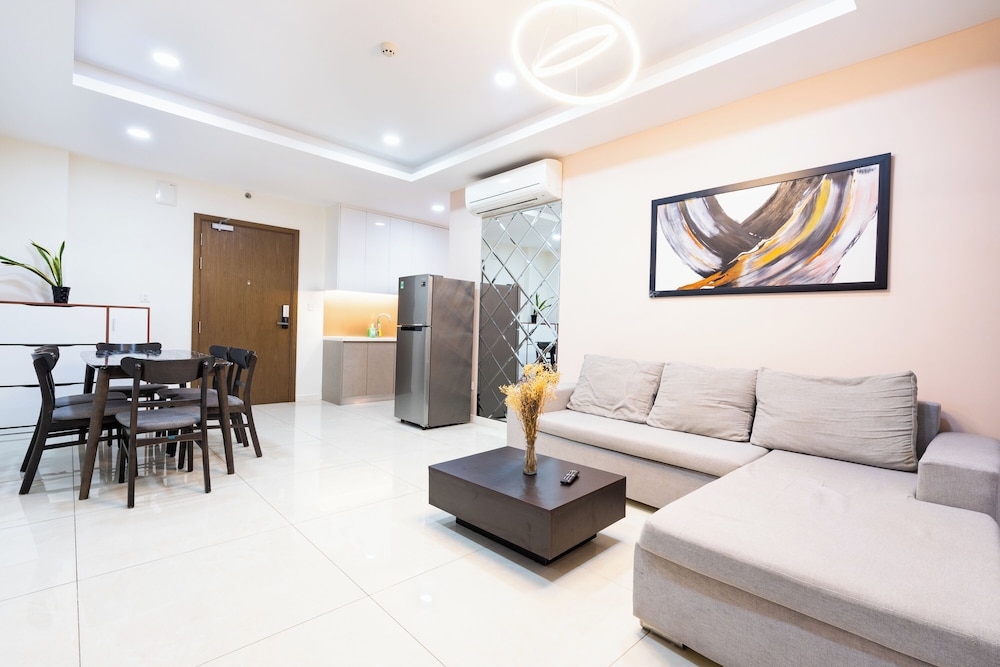 Luxury Apartment, 3 Bedrooms, City View, Tower