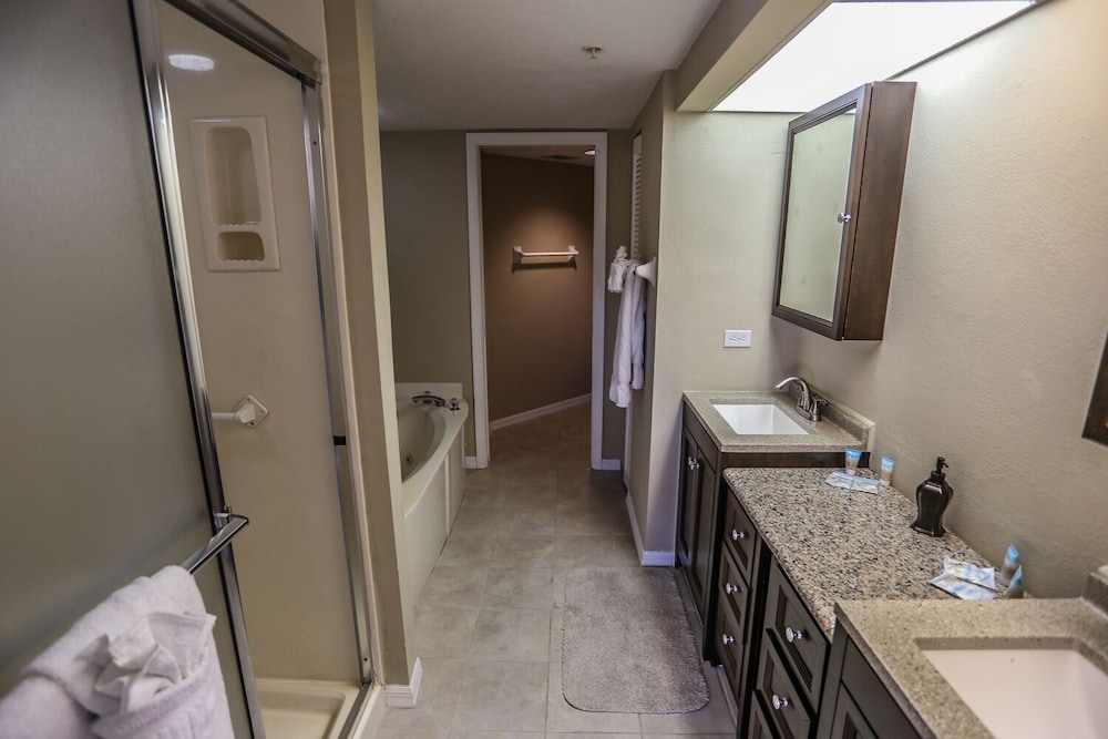 Condo, Multiple Beds (Ocean Harbor 402a - No Pets Allowed)