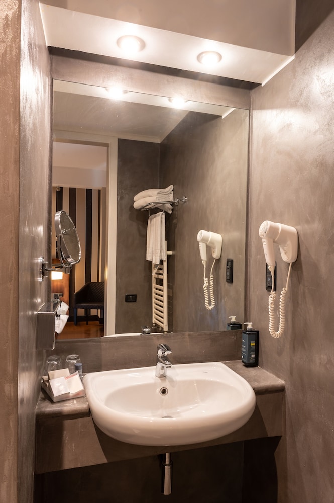 Family Studio Suite thumbnail 5