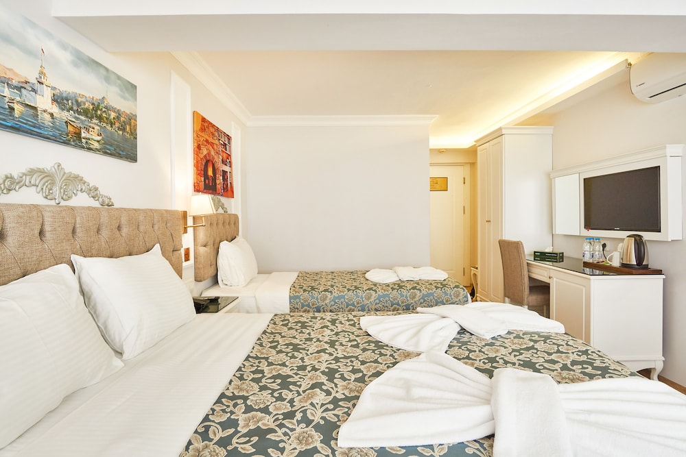 Economy Triple Room, Courtyard View photo 2