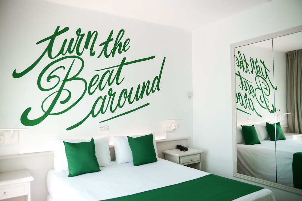 Deluxe Double Room, Balcony (2 adults) - Photo 3