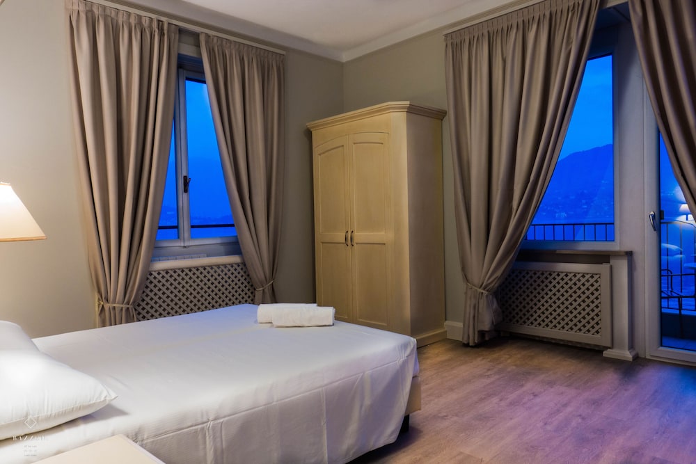 Triple Room, Balcony, Lake View