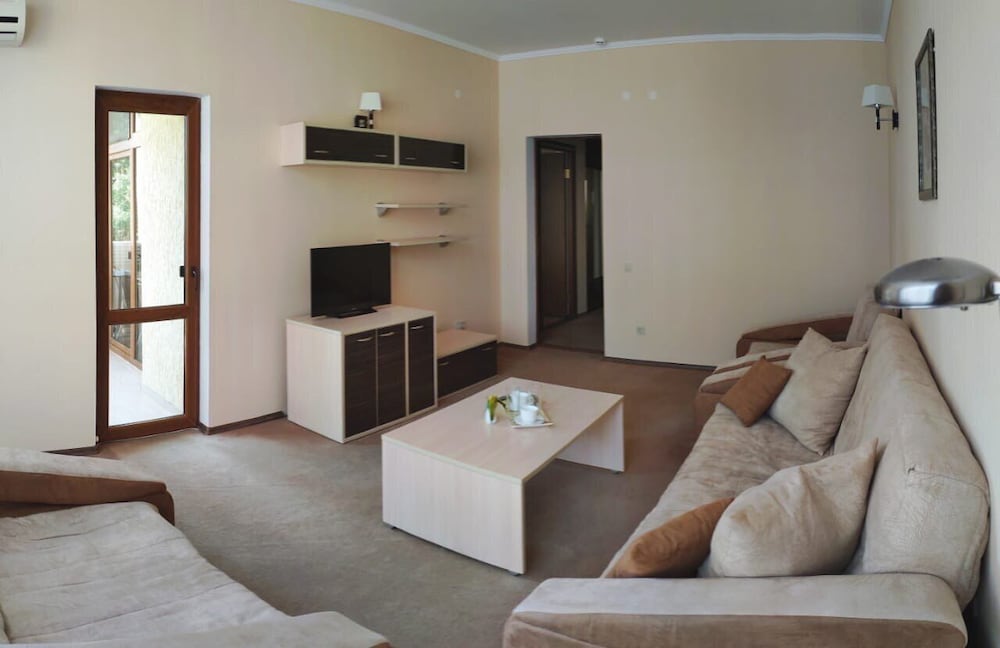 Luxury Apartment photo 3