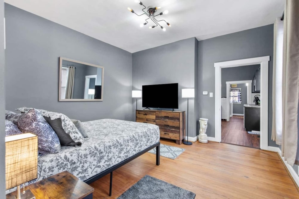 Signature House, 1 King Bed, Non Smoking, Kitchen photo 3