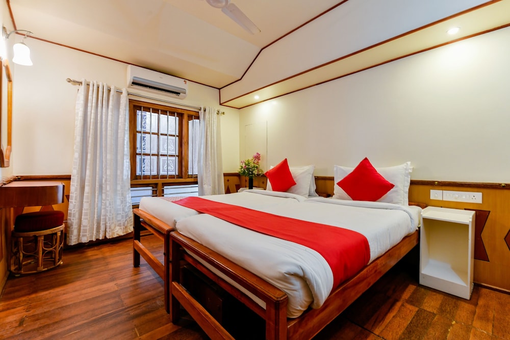 Deluxe Double Or Twin Room, 1 Queen Bed photo 1