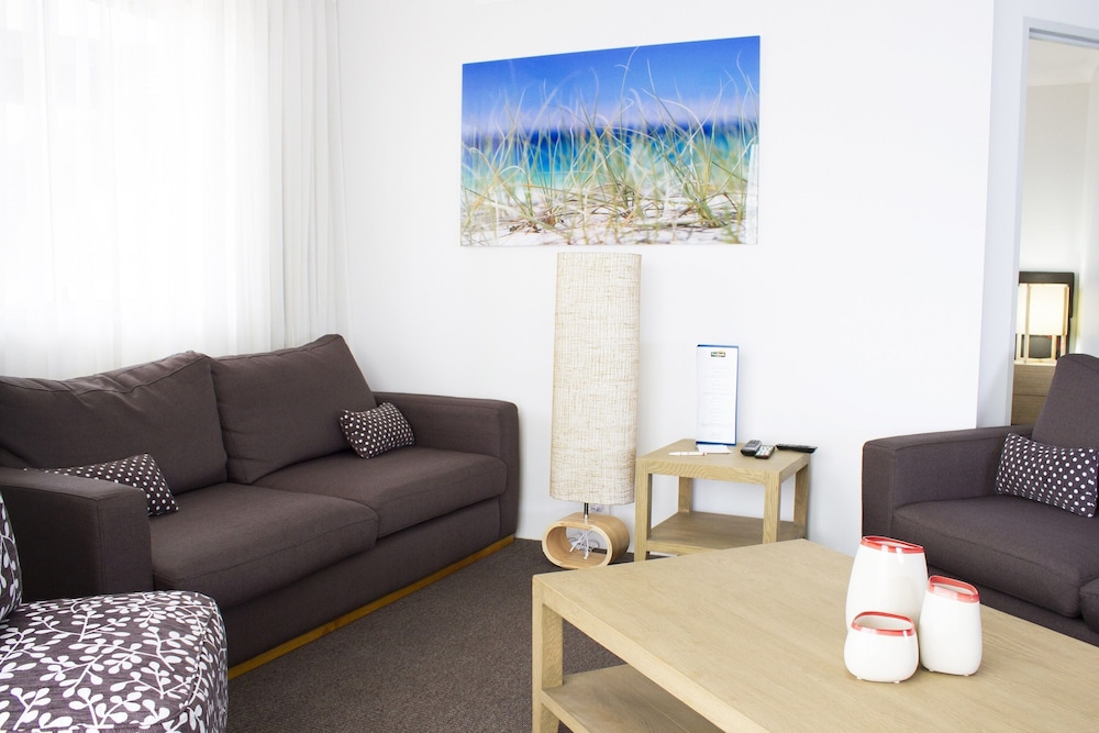 Two Bedroom - Photo 6