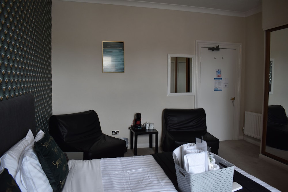 Double or Twin Room, Ensuite (The Superior Room) photo 3