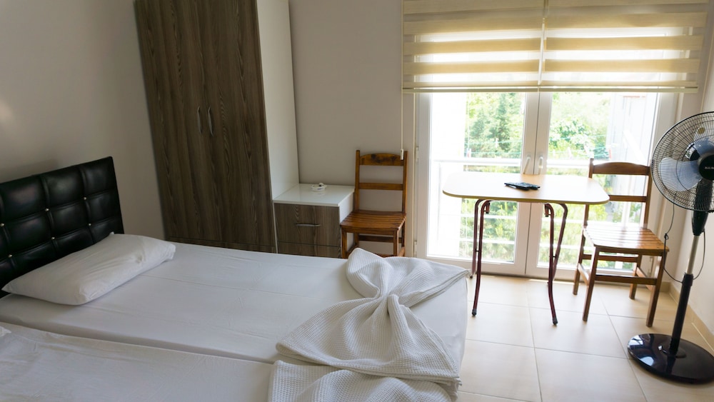 Basic Twin Room photo 1