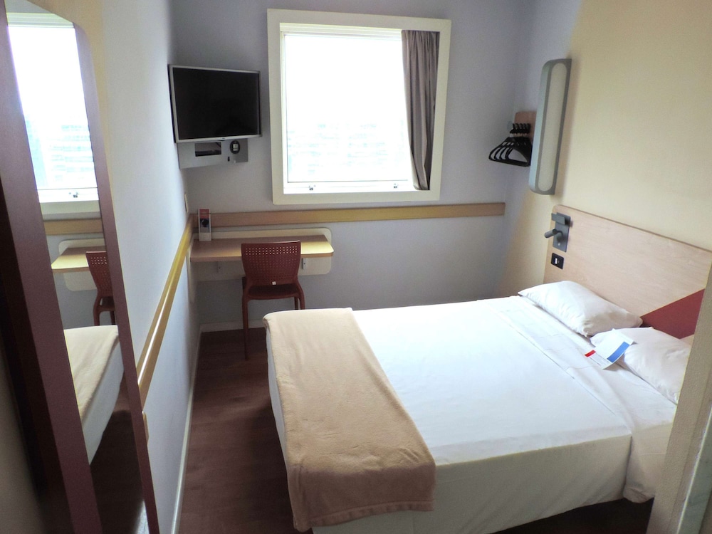 Standard Room, Multiple Beds