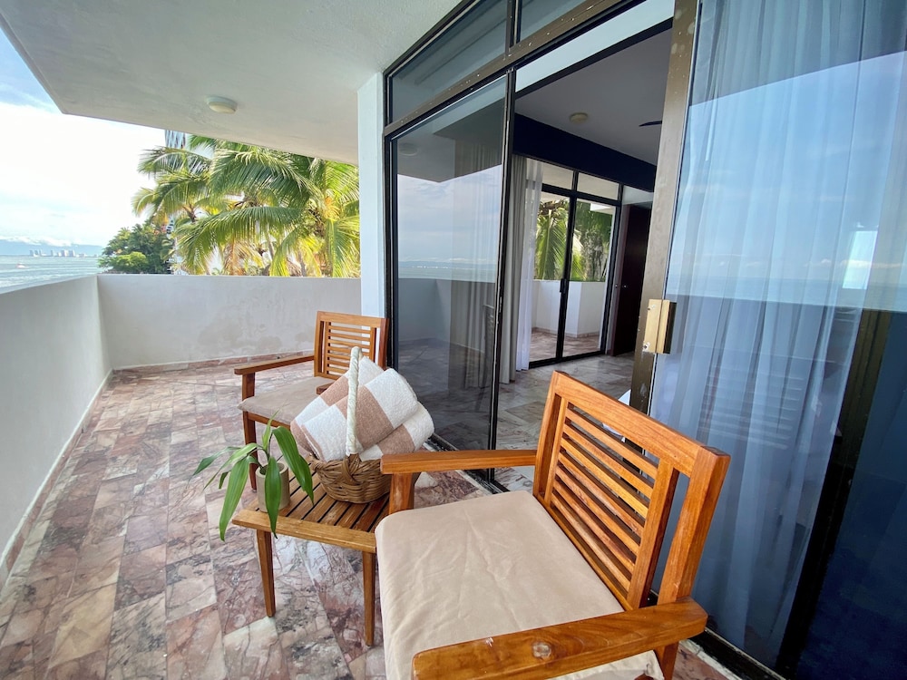 Family Suite with 2 bedrooms and Large Terrace Oceanfront - Photo 7