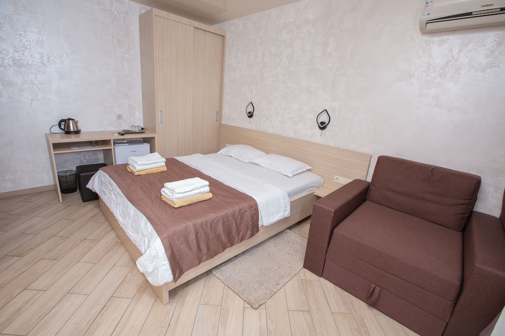 Standard Double Room, Courtyard View (PLUS) photo 3