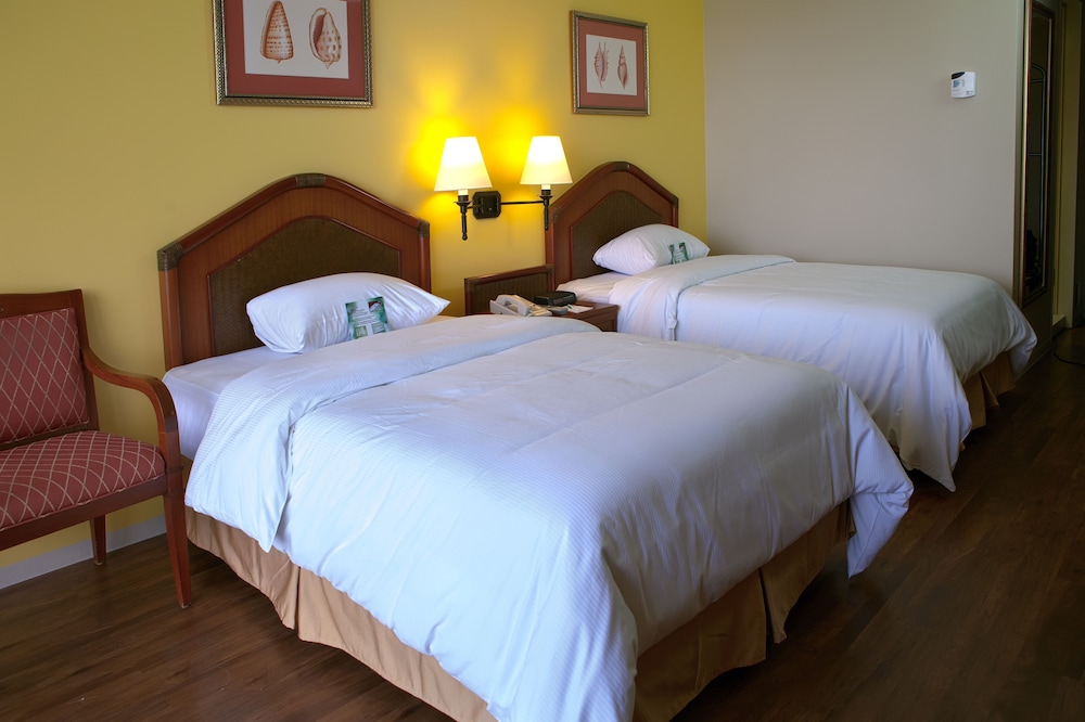 Twin Room, City View (Beach Tower) photo 3