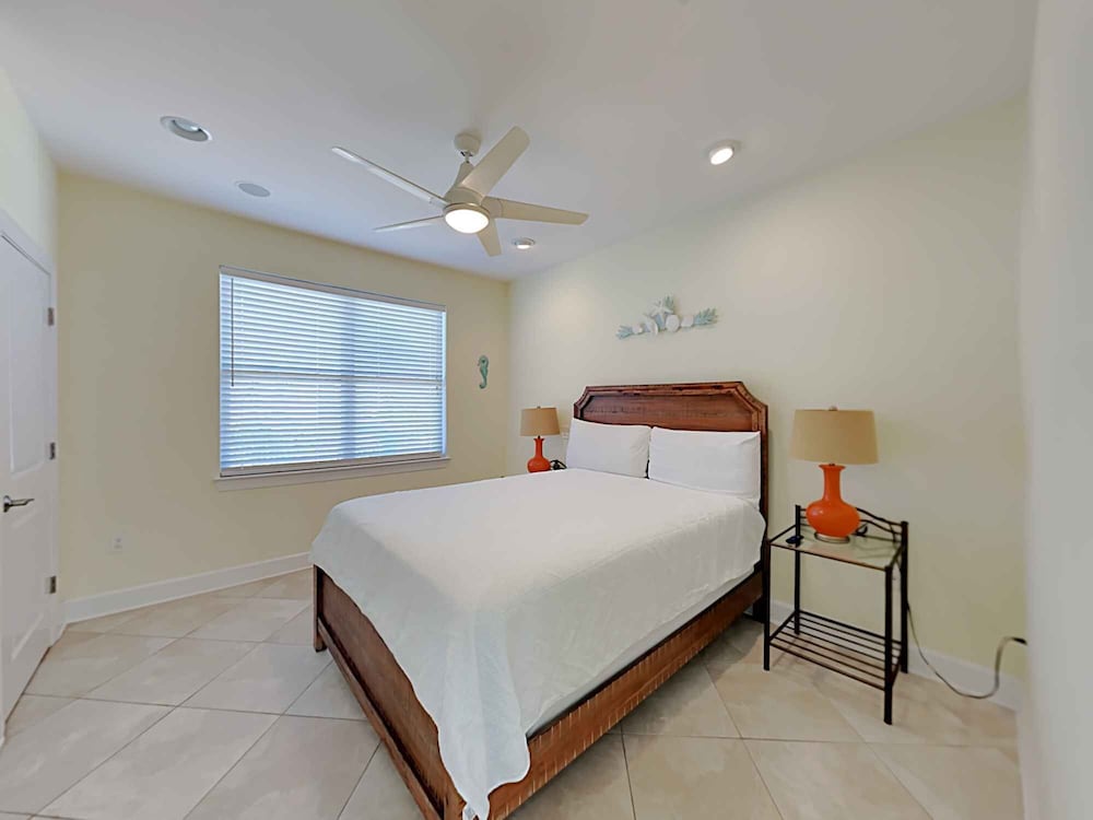 House, Multiple Beds, Kitchen, Ocean View photo 2