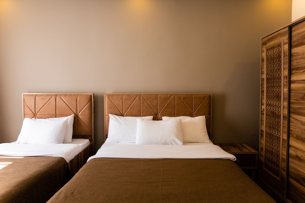 Deluxe Double Or Twin Room photo 3