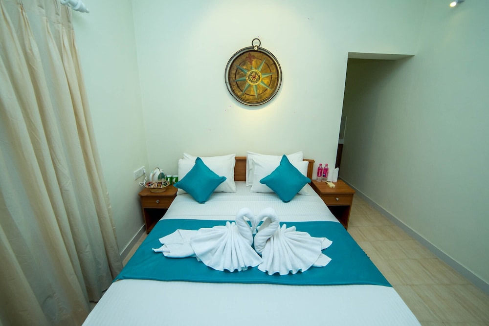 Double Room, Mountain View, Poolside photo 3