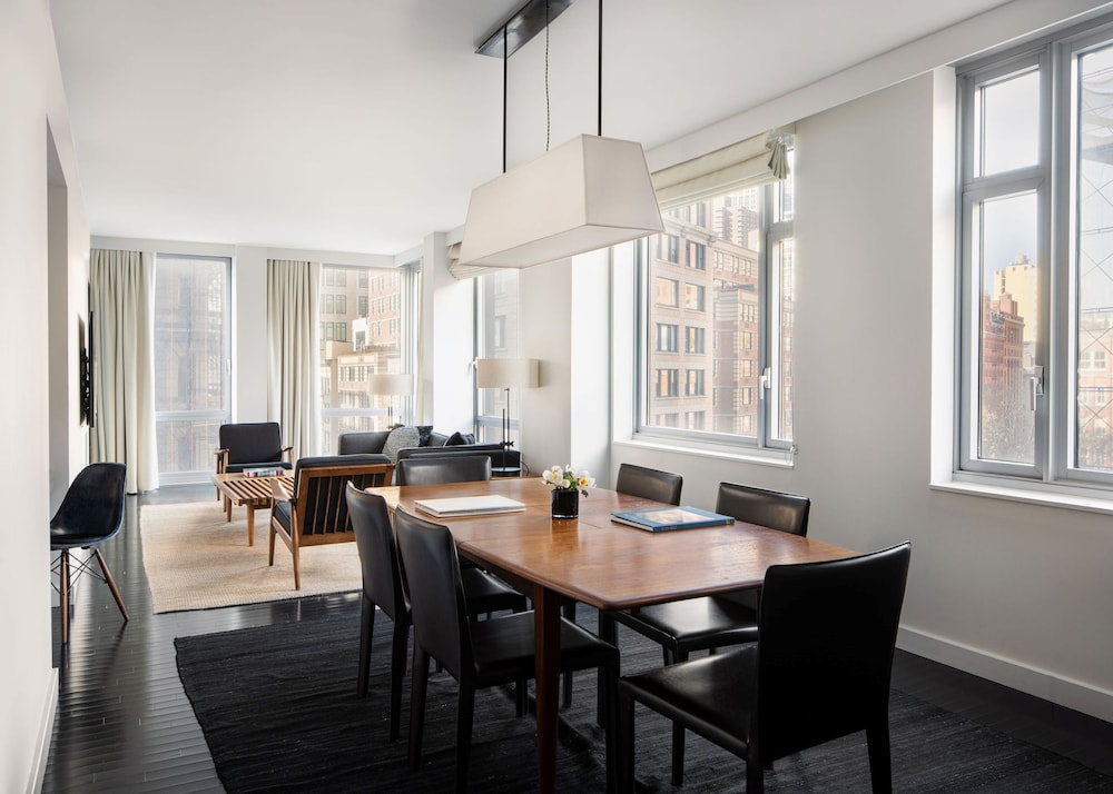 Studio Suite, Terrace (Smyth Suite) thumbnail 5