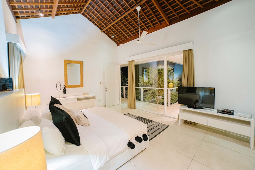 Deluxe Villa, 3 Bedrooms, Ensuite, Pool View photo 1