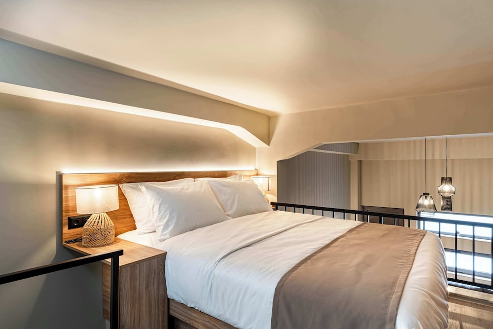 Deluxe Loft