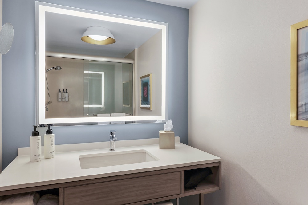 Standard Room (bed type assigned at check-in) - Photo 4