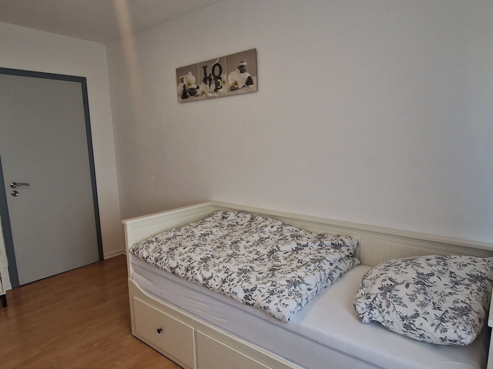 Apartment photo 2