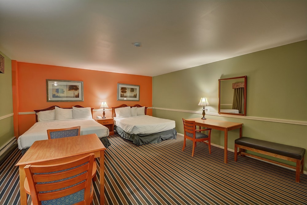 Standard Room, 2 Queen Beds - Photo 1