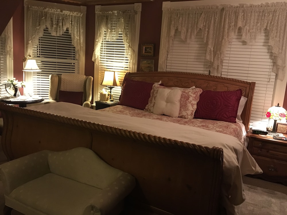 Room, Private Bathroom (Captain's)