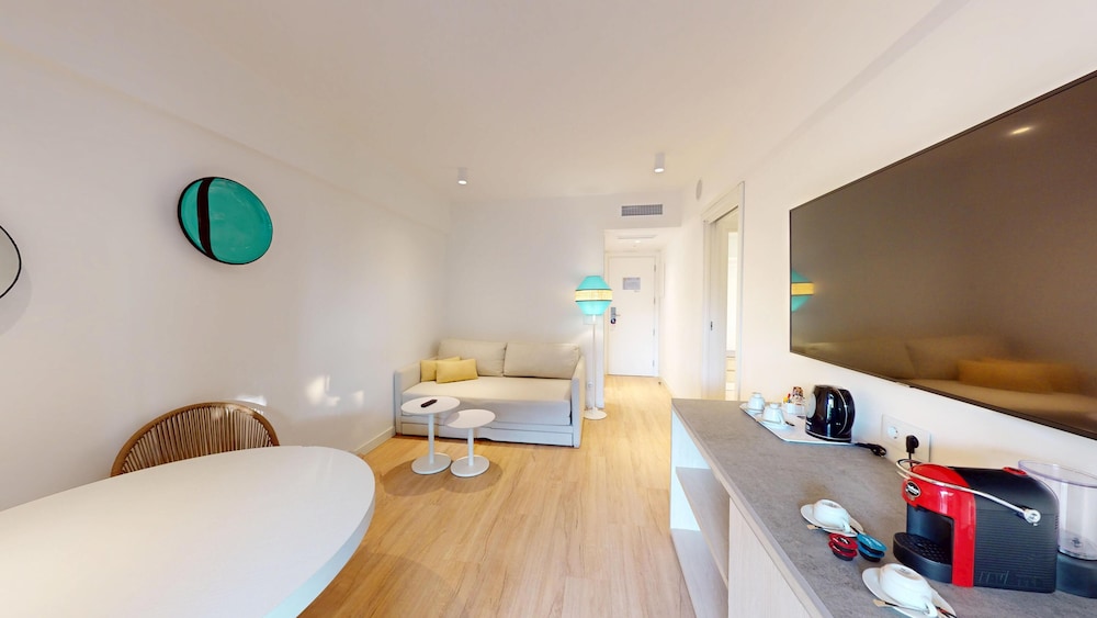 Junior Suite (Signature Level (2+2))