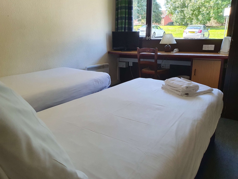 Standard Room, 2 Twin Beds - Photo 4