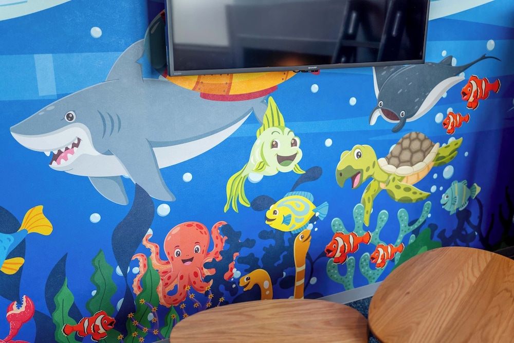 Sea-Themed Family Room - Photo 5