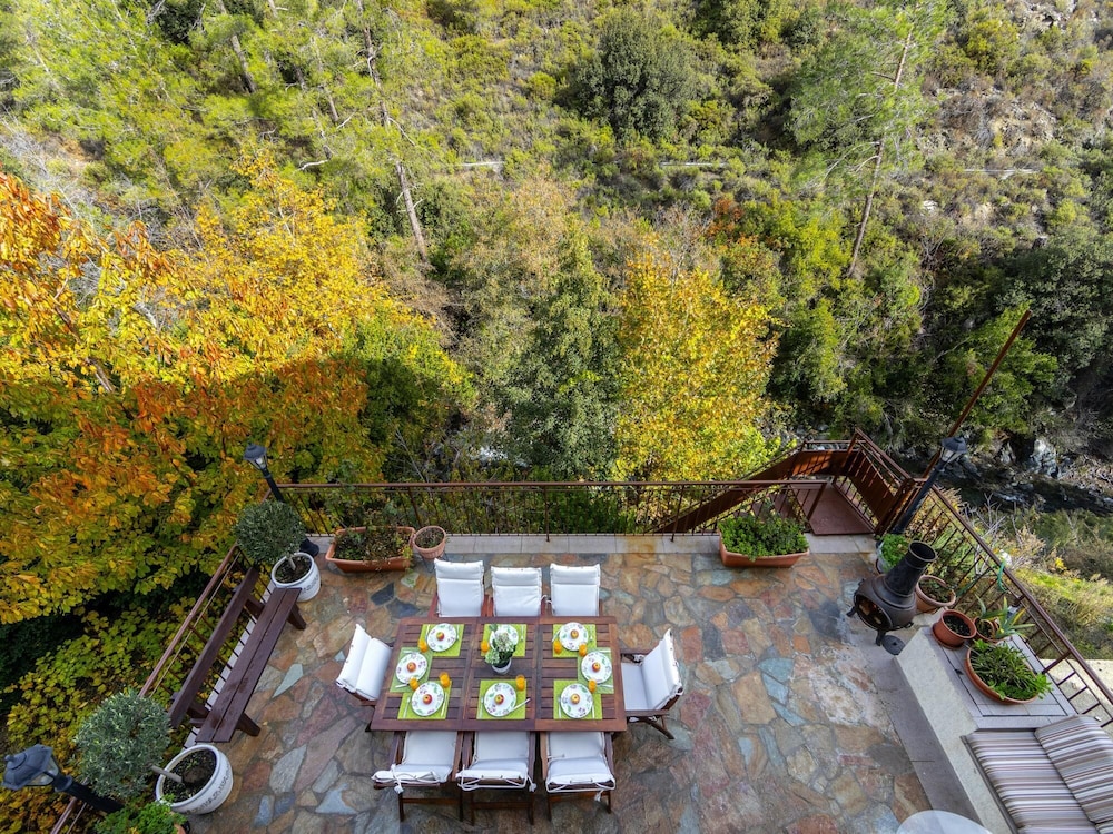 Villa photo 1