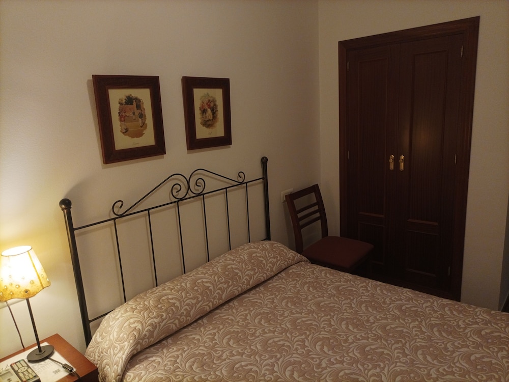 Standard Double or Twin Room, Courtyard View - Photo 8
