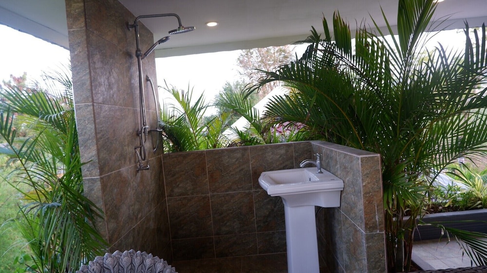 Deluxe Villa, 4 Bedrooms photo 2