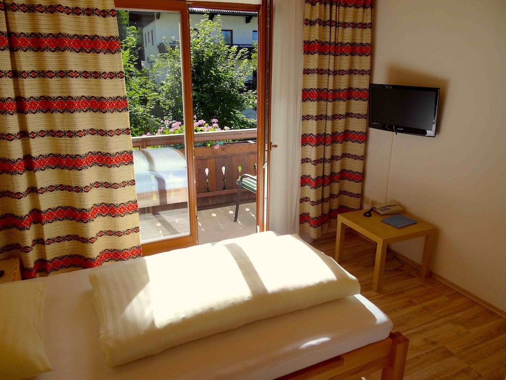 Single Room photo 3