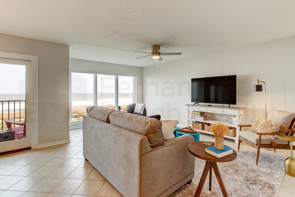 Condo, 2 Bedrooms photo 3