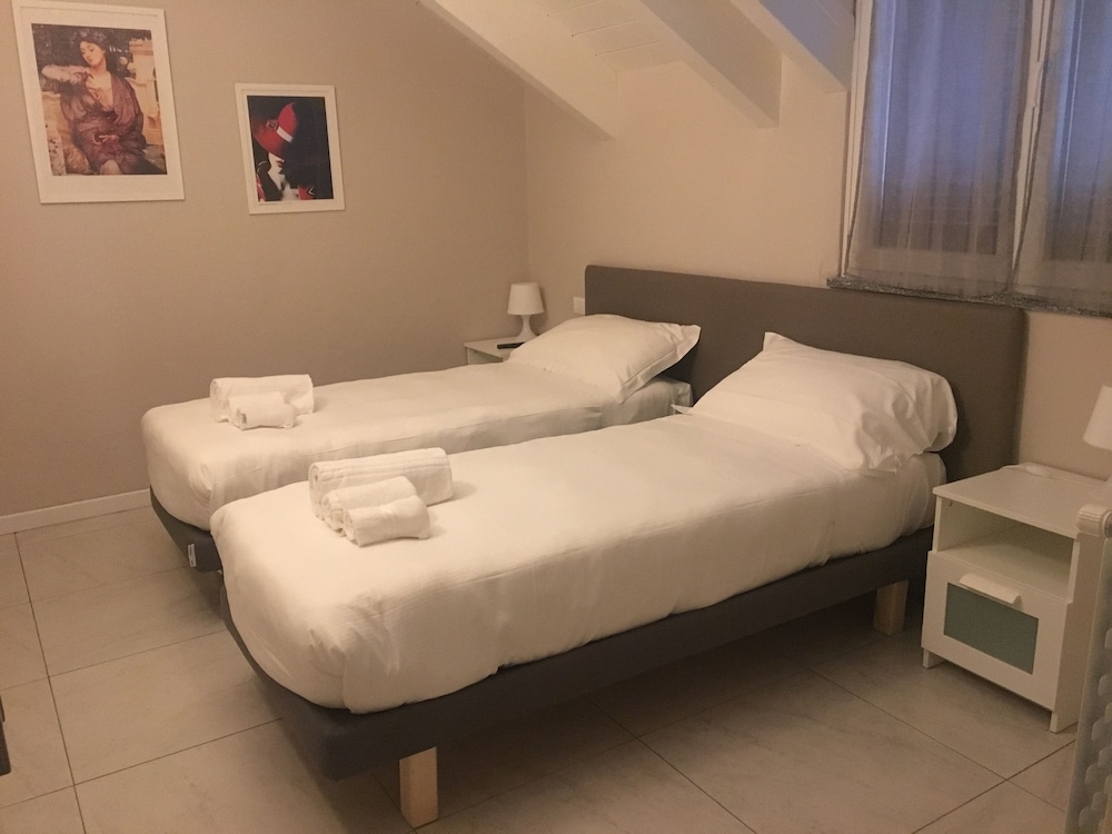 Basic Room photo 2