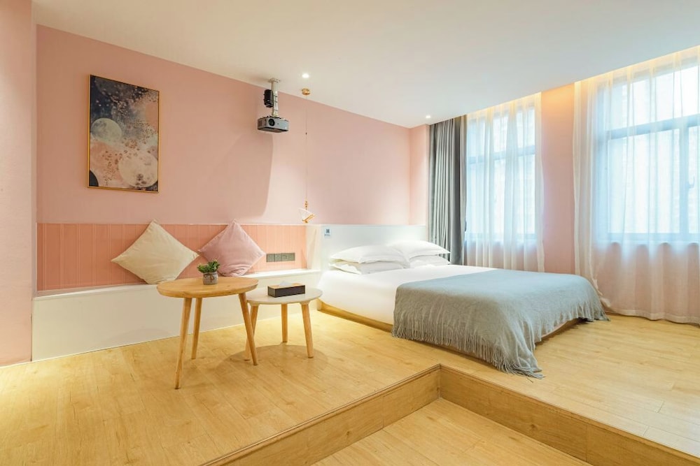 Business Double Room, City View photo 1