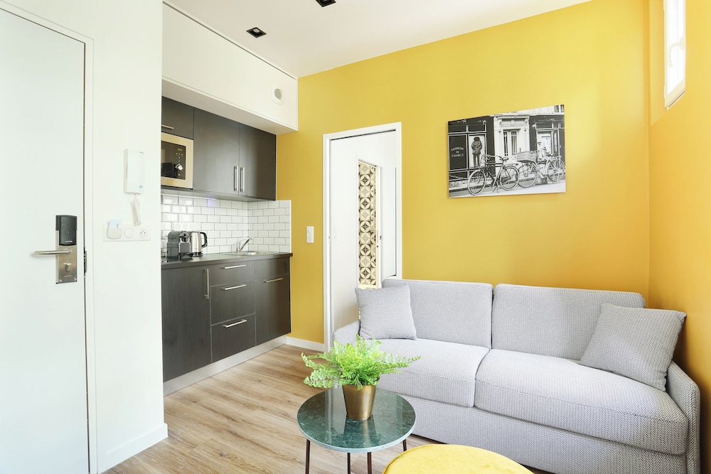 1 Bedroom Apartment with Sofa Bed photo 2