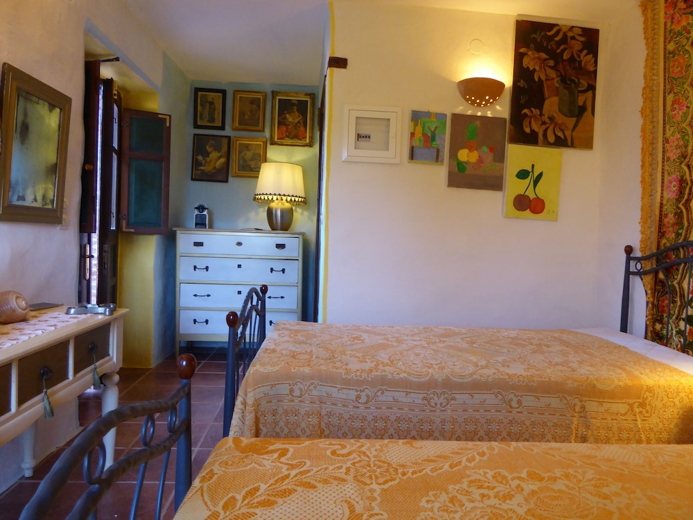 House, 3 Bedrooms photo 1