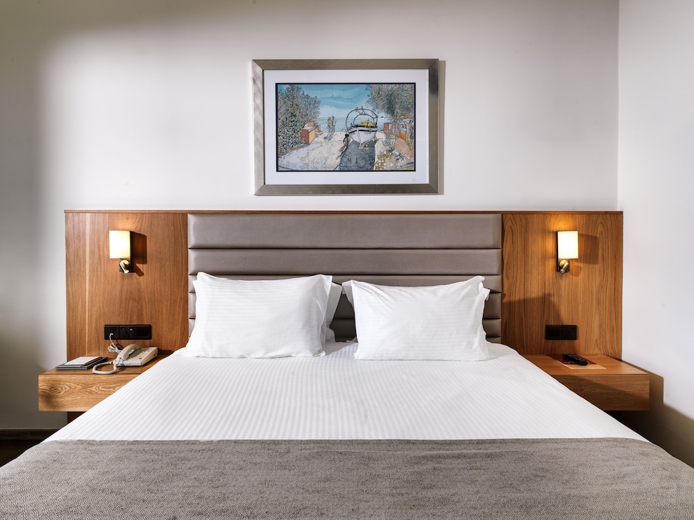 Admiral Suite