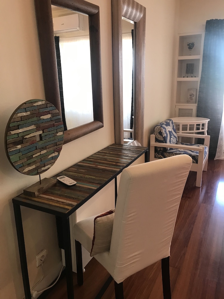 Deluxe Suite, Private Bathroom