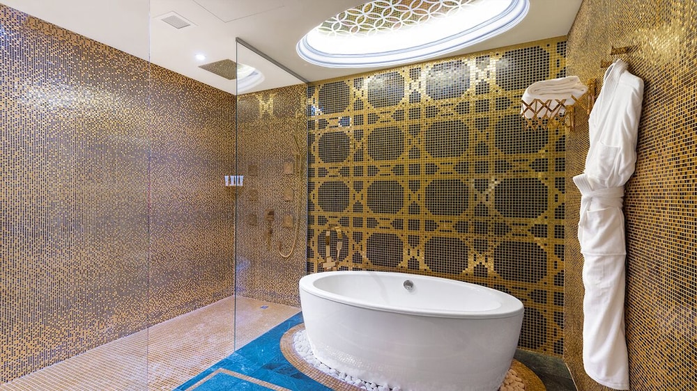 Royal Suite - Photo 16