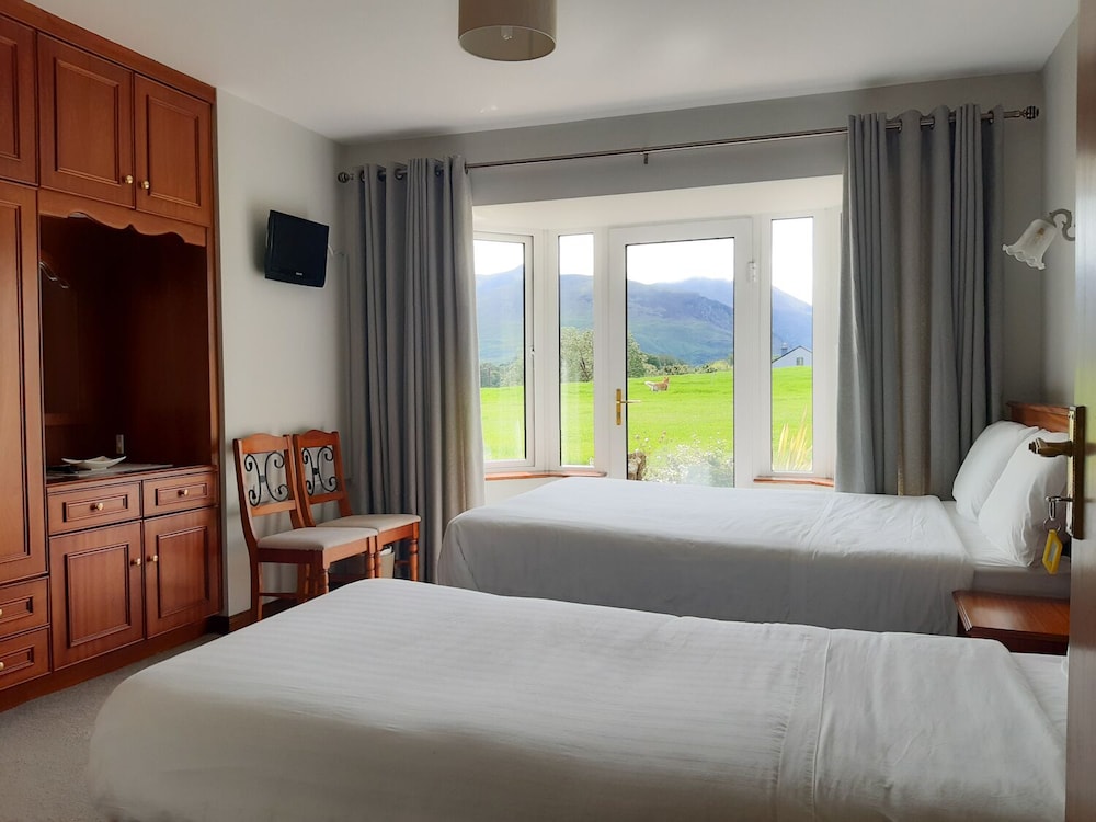 Standard Double or Twin Room, Ensuite photo 3
