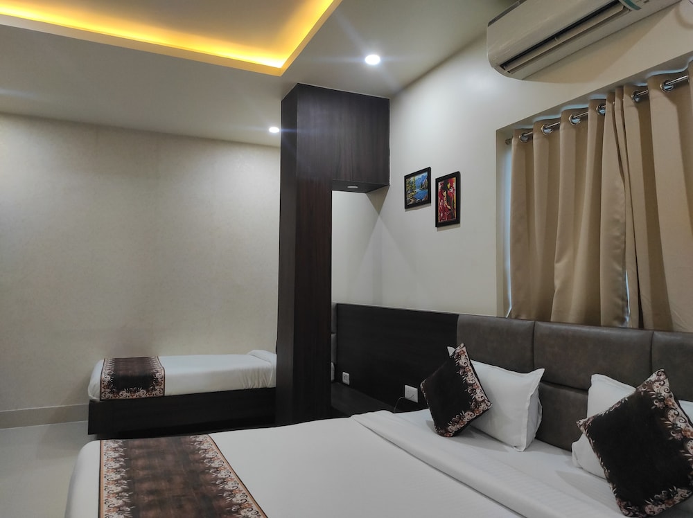 Family Room - Photo 11